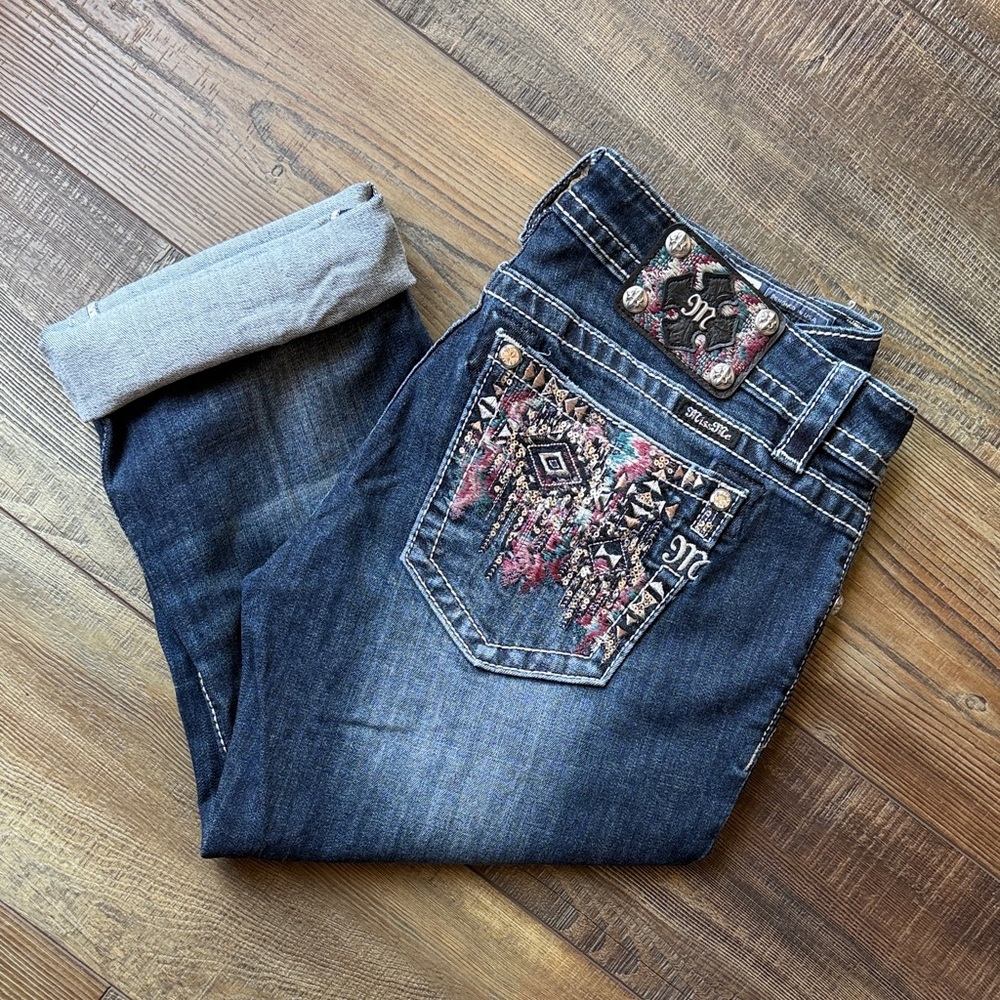 Like New Miss Me Cuffed Capri Jeans